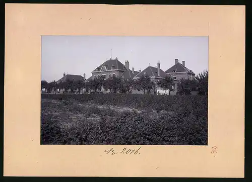 Fotografie Brück & Sohn Meissen, Ansicht Borna, Blick auf das Garnisonlazarett