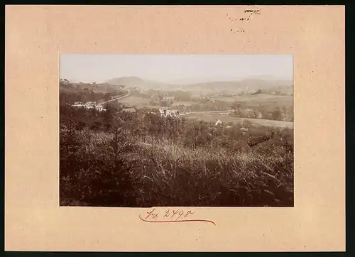Fotografie Brück & Sohn Meissen, Ansicht Bilin, Blick vom Sauerbrunn auf den Ort
