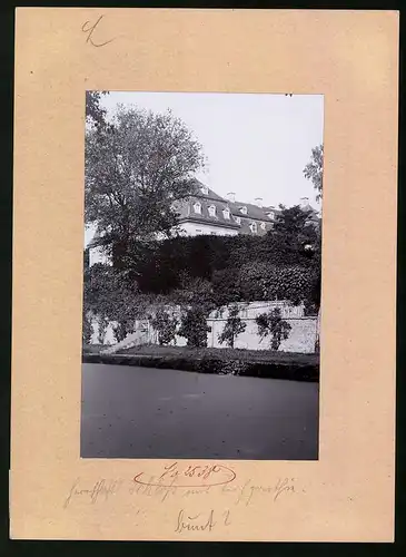 Fotografie Brück & Sohn Meissen, Ansicht Dahlen, Partie am Herrschaftlichen Schloss mit Teich