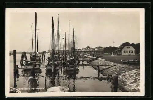 AK Travemünde, Boote am Anleger