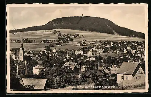 AK Bärenstein-Weipert, Totalansicht gegen Waldlandschaft