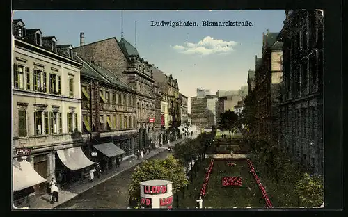 AK Ludwigshafen, Bismarckstrasse mit Anlagen aus der Vogelschau