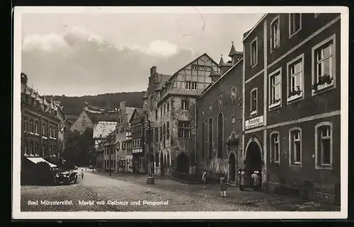 AK Bad Münstereifel, Markt mit Rathaus und Pensionat