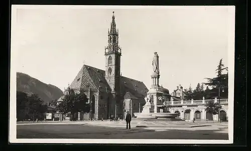 AK Bozen, Kirche, Brunnen