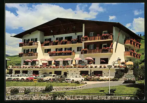 AK Seis /Bozen, Hotel Florian, Aussenansicht mit Terrasse