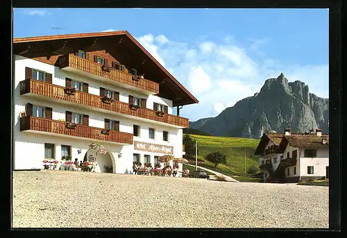 AK Kastelruth, Hotel Alpen-Royal, Aussenansicht