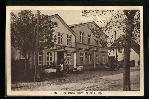 AK Wiek a. Rügen, Hotel Deutsches Haus von der Strasse gesehen