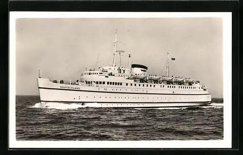 AK Bundesbahn-Hochsee-Fährschiff Deutschland in voller Fahrt