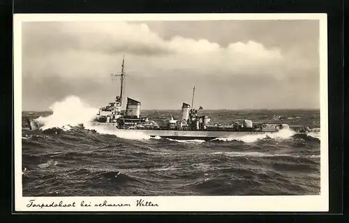 AK Torpedoboot der Kriegsmarine bei schwerem Wetter