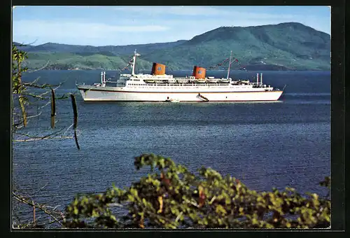 AK Passagierschiff MS Europa in Flaggengala aus der Ferne