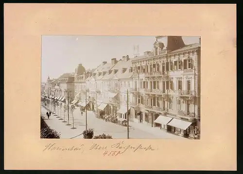 Fotografie Brück & Sohn Meissen, Ansicht Marienbad, Obere Kaiserstrasse mit Ladengeschäft Oskar Lucker & Wechselstube