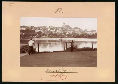 Fotografie Brück & Sohn Meissen, Ansicht Ronneburg, Stadtansicht mit Gewässer