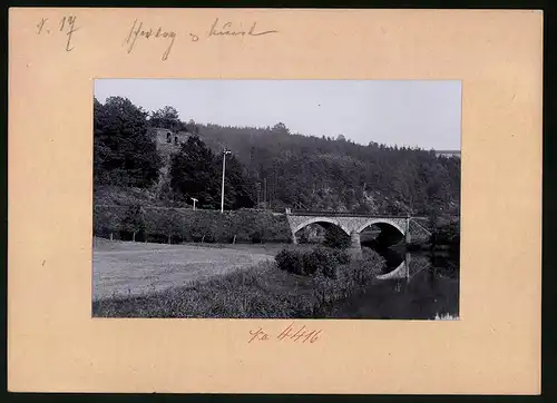 Fotografie Brück & Sohn Meissen, Ansicht Niederstriegis, Muldebrücke und Ruine Kämpe