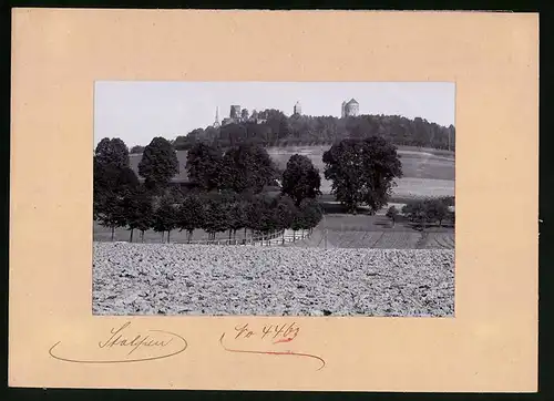 Fotografie Brück & Sohn Meissen, Ansicht Stolpen, Blick vom Feld zur Burg