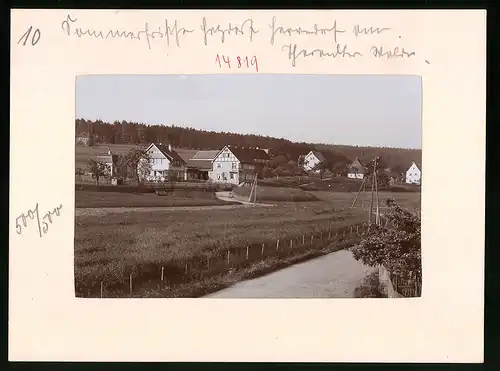 Fotografie Brück & Sohn Meissen, Ansicht Herrndorf-Hetzdorf, Blick in den Ort mit Wohnhäusern