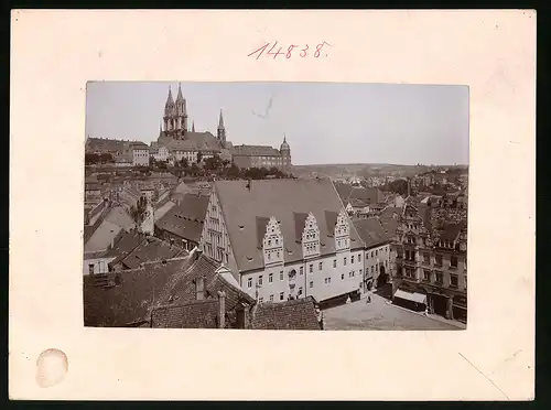 Fotografie Brück & Sohn Meissen, Ansicht Meissen i. Sa., Blick auf den Markt mit Rathaus, Dom