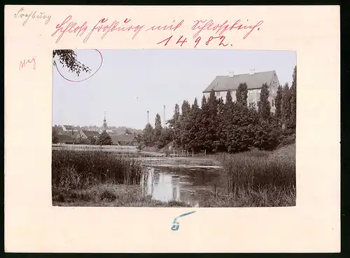 Fotografie Brück & Sohn Meissen, Ansicht Frohburg, Blick über den Schlossteich auf das Schloss