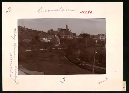 Fotografie Brück & Sohn Meissen, Ansicht Niederschöna, Blick auf den Ort mit Kirche