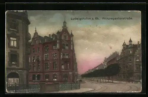 AK Ludwigshafen a. Rh., Prinzregentenstrasse in Abendstimmung