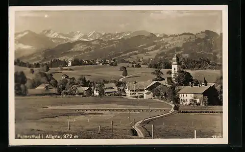 AK Petersthal i. Allgäu, Gesamtansicht mit Kirche