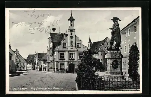 AK Rain a. Lech, Tilly-Denkmal mit Rathaus