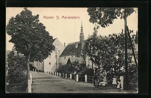 AK Panschwitz, Kloster St. Marienstern, Frau mit Tracht