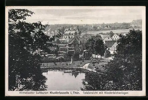 AK Klosterlausnitz i. Thür., Totalansicht mit Klosterteichanlagen