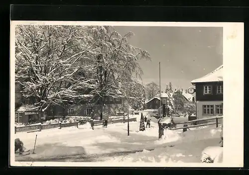 AK Kipsdorf, Partie am verschneiten Bahnhof