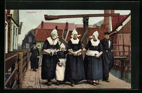 Künstler-AK Photochromie Nr.: Volendam, Damen in Tracht