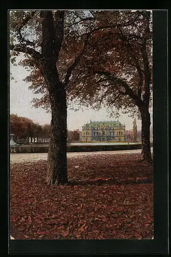 Künstler-AK Photochromie Nr.: 3232, Bäume mit rotem Laub vorm Schloss