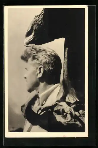 AK Seitenportrait eines Mannes und eines Adlers