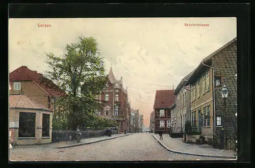 AK Uelzen, Bahnhofstrasse mit Geschäft