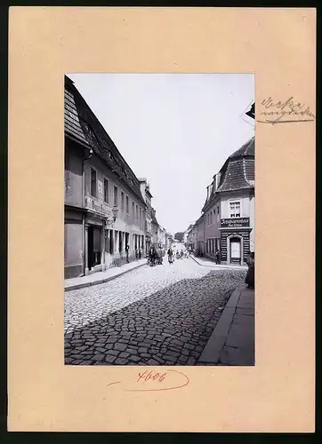 Fotografie Brück & Sohn Meissen, Ansicht Bischofswerda, Albertstrasse mit Bäckerei Zubrichs & Schuhwarenhaus Paul Klahre