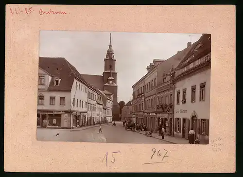 Fotografie Brück & Sohn Meissen, Ansicht Oederan i. Sa., Grosse Kirchstrasse mit Geschäft Oederaner Tageblatt, Autozubehör
