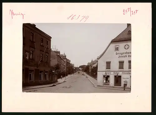 Fotografie Brück & Sohn Meissen, Ansicht Penig i. Sa., Bahnhofstrasse, Drogenhandlung Joseph Quodt, Briefkasten