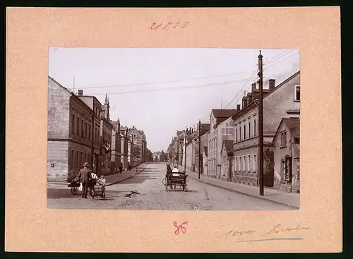 Fotografie Brück & Sohn Meissen, Ansicht Mittweida i. Sa., Blick in die Bahnhofstrasse mit Wohnhäusern