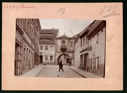 Fotografie Brück & Sohn Meissen, Ansicht Kamenz i. Sa., Klostertor an der Klosterstrasse, Kaffeeschank Karl Krah