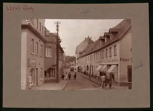 Fotografie Brück & Sohn Meissen, Ansicht Colditz i. Sa., Badergasse mit Modehaus Peter Schneider, Laden Lino Beithold