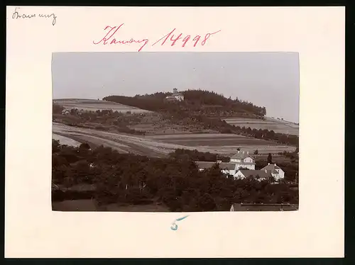 Fotografie Brück & Sohn Meissen, Ansicht Kamenz i. Sa., Blick auf den Hutberg mit Aussichtsturm und Gasthaus