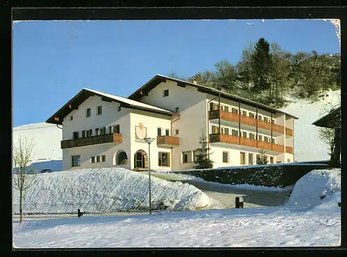 AK Kastelruth, Hotel Solaia, Haus am Sonnenhang im Schnee