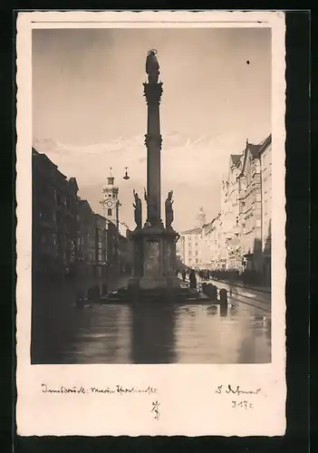 Foto-AK Adalbert Defner: Innsbruck, Regennasse Maria Theresienstrasse