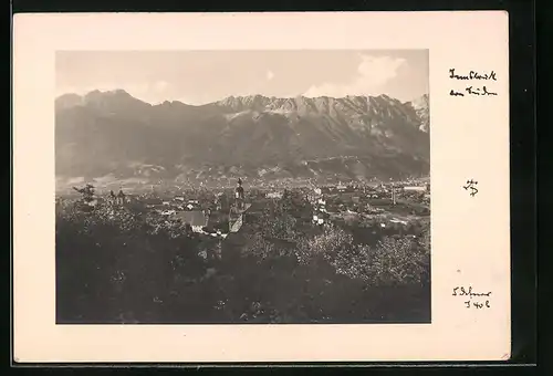 Foto-AK Adalbert Defner: Innsbruck, Stadtansicht gegen das Gebirge