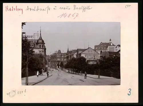 Fotografie Brück & Sohn Meissen, Ansicht Radeberg, Dresdner Strasse & Neue Realschule, Hotel Kaiserhof m. Kino & Theater