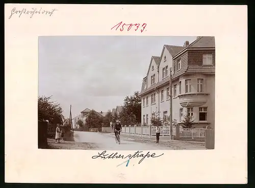 Fotografie Brück & Sohn Meissen, Ansicht Grossröhrsdorf, Lutherstrasse mit Wohnhaus & Fahrradfahrer