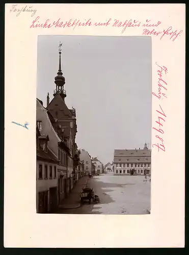 Fotografie Brück & Sohn Meissen, Ansicht Frohburg, Marktplatz mit Hotel Roter Hirsch & Rathaus