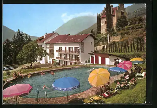 AK Meran, Hotel Thurnergut, Gäste unterm Sonnenschirm am Pool