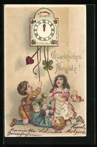 Präge-AK Spielende Kinder an Neujahr mit Uhr und Kleeblatt