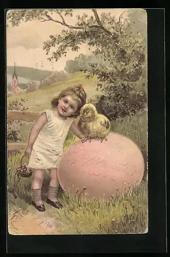 Präge-AK Mädchen mit Osterküken auf einem Osterei