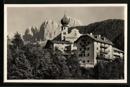 AK Tires, Albergo Corona mit Kirche