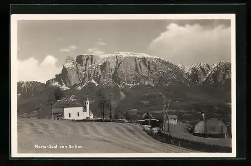 AK Klobenstein, Kirchlein Maria-Saal mit Gebirgsmassiv